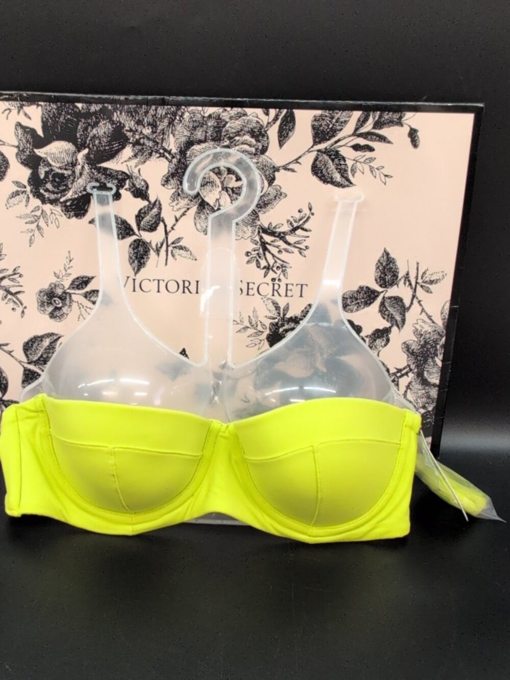 Victoria's Secret Swim Essential Uplift Strapless Bikini Top Lime Green 34B NWT